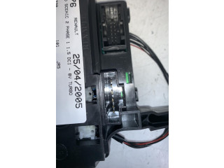 Ручка стеклоочистителей 7701069597 Mitsubishi Endeavor