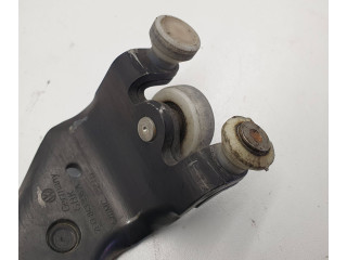 Средняя направляющая ролика / средний шарнир