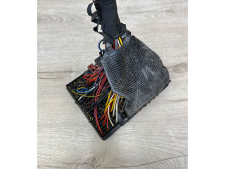 Блок предохранителей 643020   Ford Scorpio    