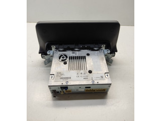 Радио/ проигрыватель CD/DVD / навигация