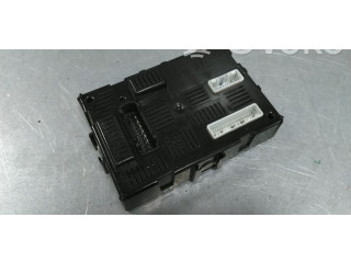 Pojistková skříňka Řídící jednotka BSM 8200343732 Renault Clio III 2006