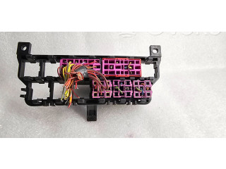 Блок предохранителей  8d0937503E, 800937   Audi A6 S6 C5 4B    