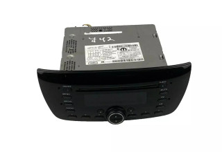 Радио/ проигрыватель CD/DVD / навигация