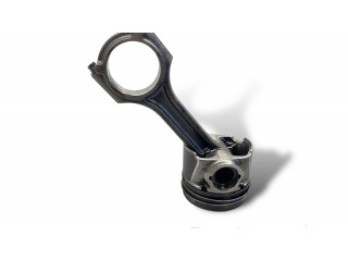 Píst D4FB Hyundai i30 pro naftový motor 1.6 D4FB CRDi