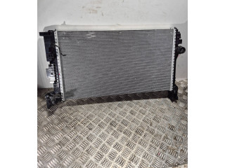 Радиатор охлаждающей жидкости  32224828   Volvo XC90 