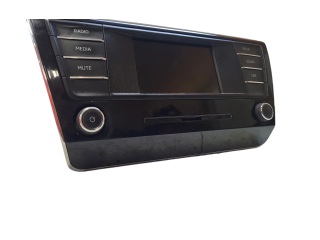 Радио/ проигрыватель CD/DVD / навигация 3V0035867C Skoda Superb B8 (3V)