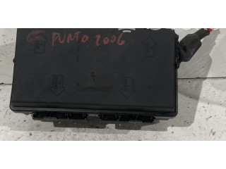 Блок предохранителей 51736451, 51736451 Fiat Grande Punto