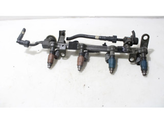 Топливная рампа Mazda Premacy для двигателя CE04D16