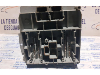 Блок предохранителей    Alfa Romeo GT    