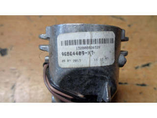 Зеркало заднего вида (в салоне)