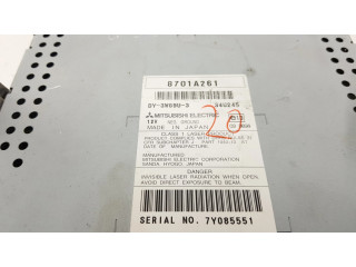 Радио/ проигрыватель CD/DVD / навигация