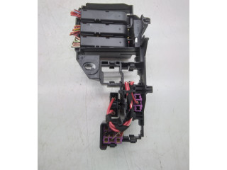 Блок предохранителей Audi Q5 SQ5