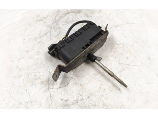 Моторчик стеклоочистителя 0390206211    Volvo S80