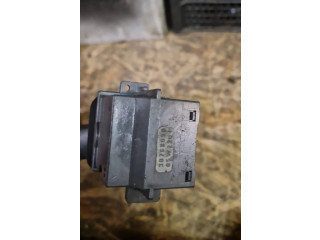 Ручка стеклоочистителей 30768098   Volvo V70