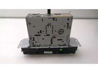 Радио/ проигрыватель CD/DVD / навигация