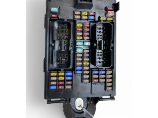 Блок предохранителей 31682732   Volvo XC90    