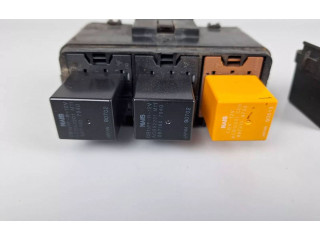 Блок предохранителей 8971807940 Mitsubishi Space Runner