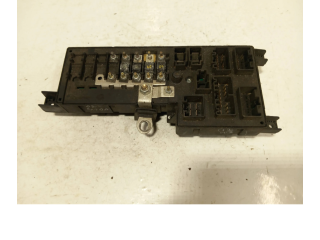 Блок предохранителей 8678449   Volvo S80