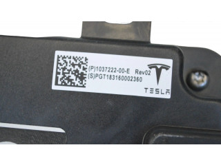 Turbodmychadlo Блок управления дверью 103722200E   Tesla Model X   L2S