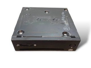 Радио/ проигрыватель CD/DVD / навигация