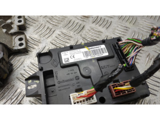 Комплект блоков управления 284B10990R, 237102597R   Dacia Lodgy