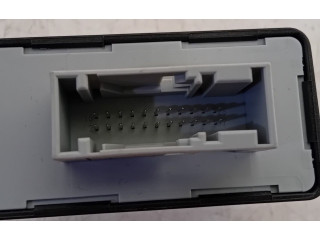 Блок управления двигателя    Audi Q3 8U