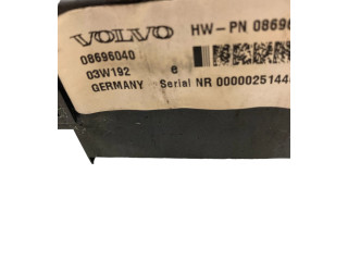 Блок предохранителей  08696040   Volvo V70    