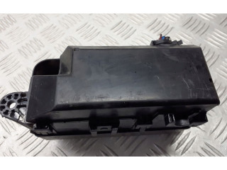 Блок предохранителей Daihatsu Sirion