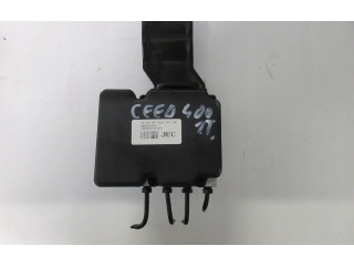 Блок АБС J758938800   KIA  Ceed  2018 -  года