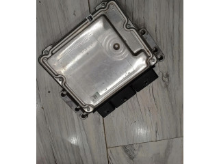 Блок управления двигателем Блок управления 237106319R Renault Clio IV