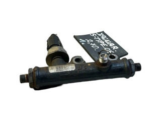 Топливная рампа 4R8Q9C066AE, 5WS40128 Jaguar S-Type 2.7