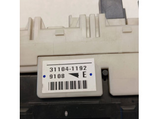 Блок предохранителей MN141424, 311041192 Mitsubishi Endeavor