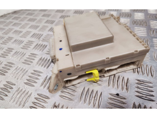 Блок предохранителей 8273053B60, 910290161 Lexus IS 220D-250-350