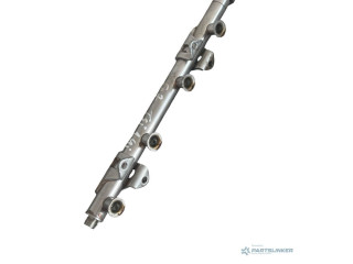 Топливная рампа 04E133320D   Volkswagen Golf VII  