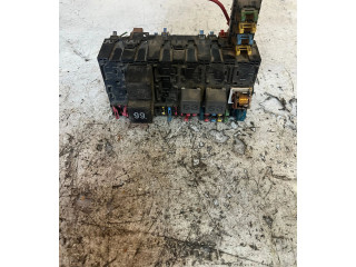 Блок предохранителей  357937039   Volkswagen Transporter - Caravelle T4    