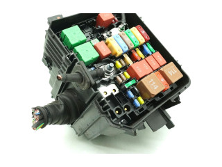 Блок предохранителей     Peugeot 2008 II    