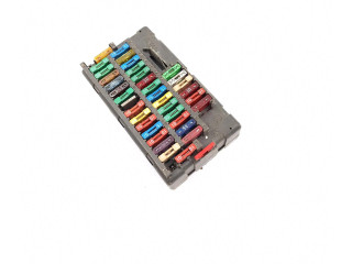 Блок предохранителей Peugeot 406