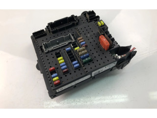 Блок предохранителей  8676391   Volvo V70    