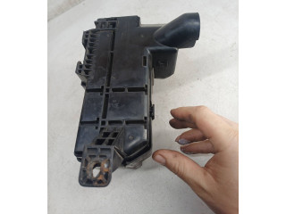 Pojistková skříňka 7154708230, 284B97Y000 Nissan Murano Z50 2006