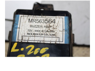 Блок предохранителей MR563564 Mitsubishi L200