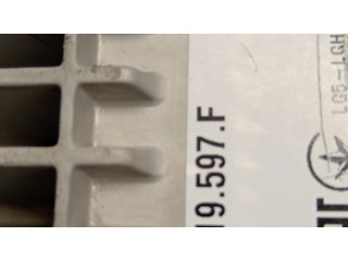 Радио/ проигрыватель CD/DVD / навигация