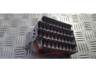 Блок предохранителей  9162439, 9162439   Volvo V70    