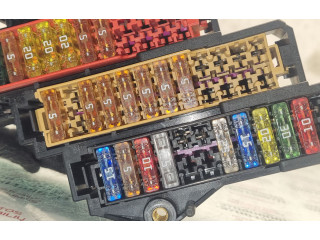 Pojistková skříňka 8K0941824 Audi Q7 4L 2008