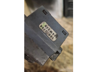 Ручка стеклоочистителей 3069740   Volvo V70