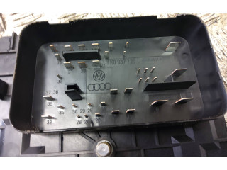 Блок предохранителей 1K0937118   Skoda Yeti (5L)    