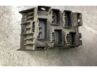 Блок предохранителей 8273405030   Toyota Corolla Verso AR10    