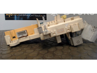 Блок предохранителей 8922153100 Lexus IS 200-300