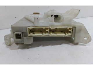 Pojistková skříňka Řídící jednotka BSM 8273047510 Toyota Prius (XW30) 2013