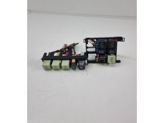 Pojistková skříňka Volkswagen Tiguan 2012