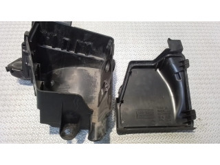 Блок предохранителей 8200738818 Dacia Logan I